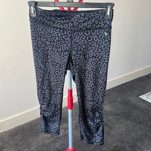 Danskin Now Women’s Leopard Print Capri Leggings XS